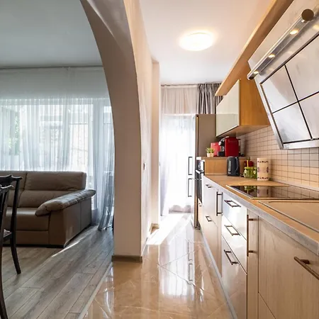 Black Sea Spacious 3br By Flat Manаger Apartment Warna