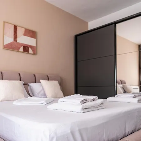 Black Sea Spacious 3br By Flat Manаger דירה וארנה