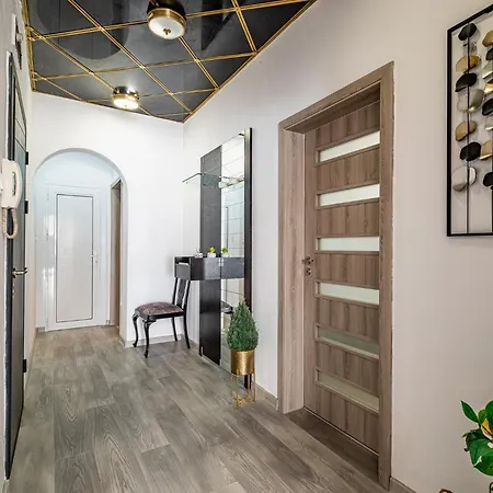 Black Sea Spacious 3br By Flat Manаger Apartment Warna